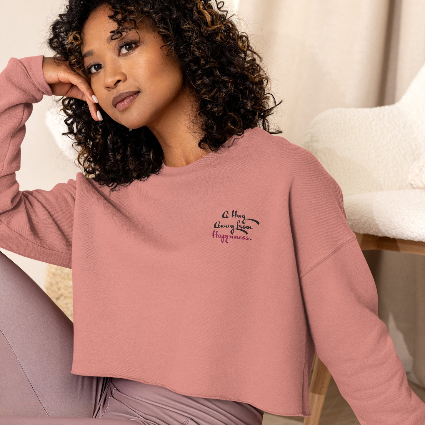 Crop-Pullover "A Hug Away from Happiness"